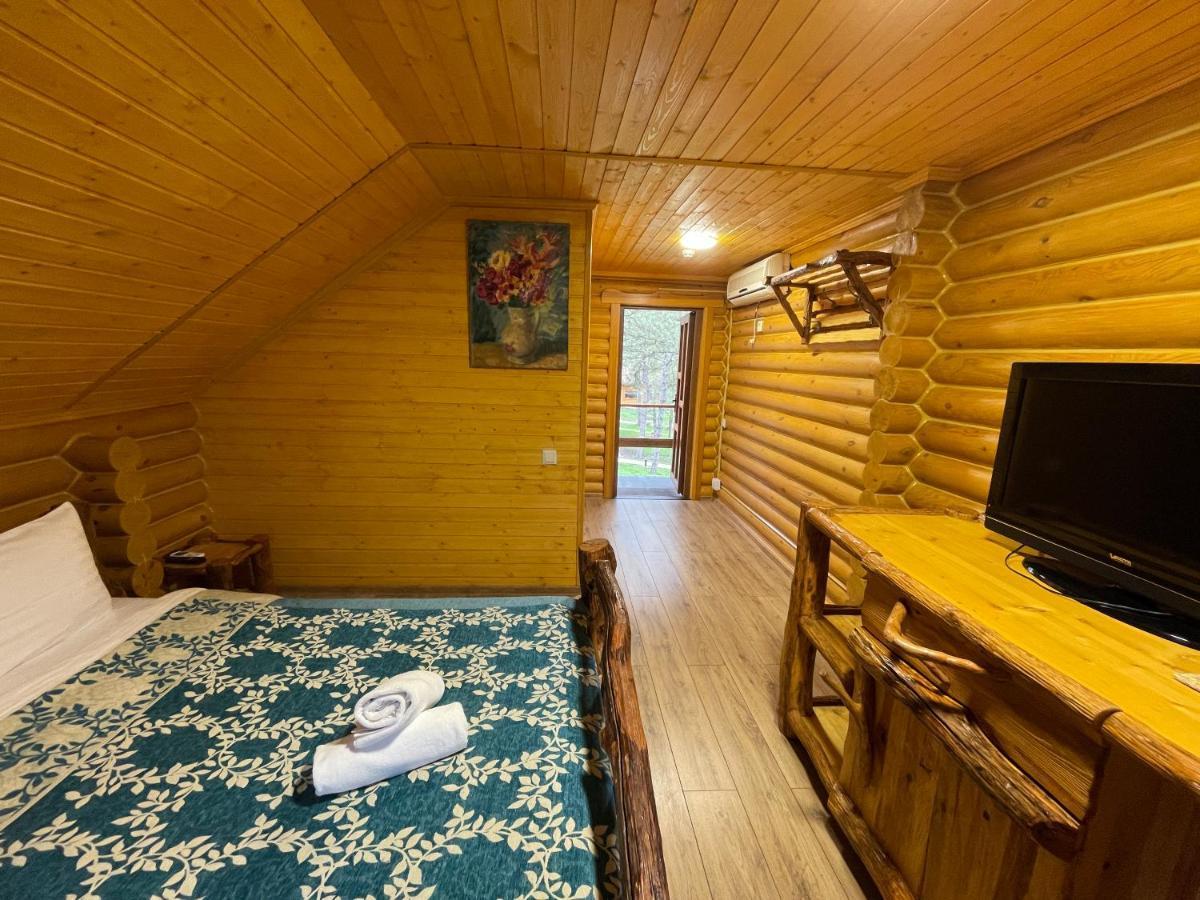 Sky Land Camping & Resort Cricova Buitenkant foto